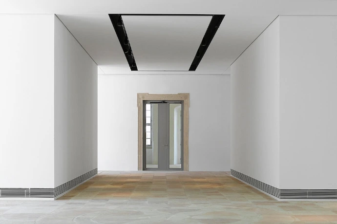 Porta vetrata in acciaio Jansen / Janisol in un ambiente interno