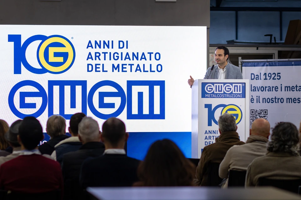 Sindaco di Locarno Nicola Pini parla all'evento del Centenario della Giugni SA Metalcostruzioni a Locarno
