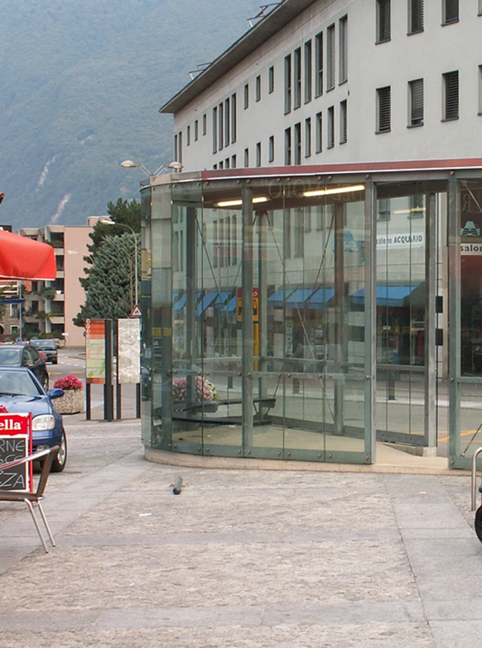 cabine fermate autobus - Giugni SA